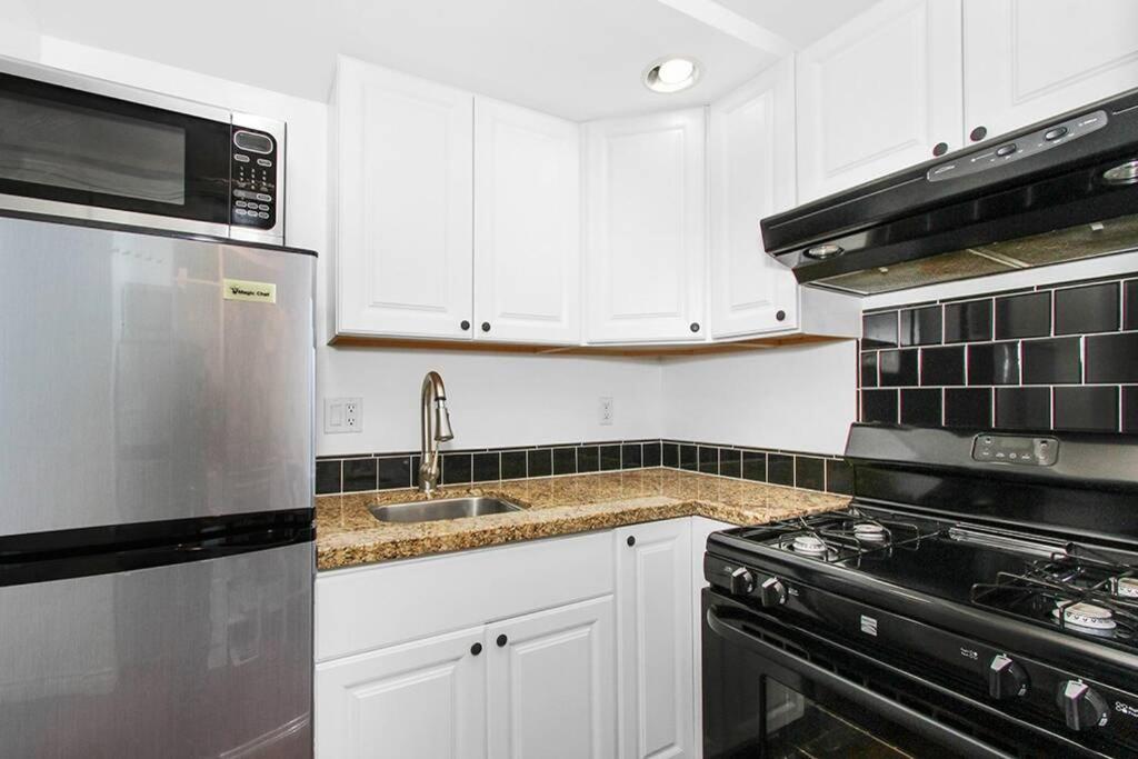 Popular attractions Area Nearby Property